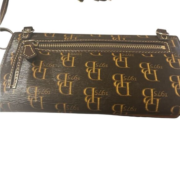 Dooney & Bourke Black and Gold Monogram 1975 Clutch/Wallet/Crossbody - Picture 4 of 12
